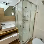 F&f *